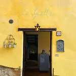 別荘 La Gialla Di Via Silvano 12