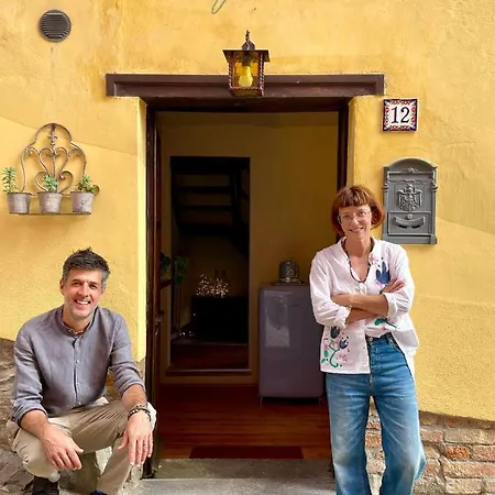 La Gialla Di Via Silvano 12 Tatil Evi