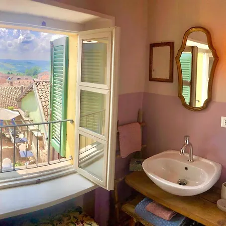 La Gialla Di Via Silvano 12 Monforte dʼAlba