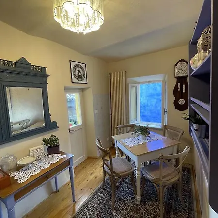 La Gialla Di Via Silvano 12 Tatil Evi