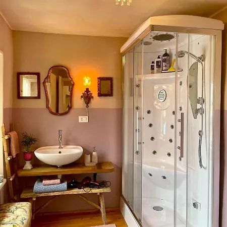 Tatil Evi La Gialla Di Via Silvano 12 Monforte dʼAlba