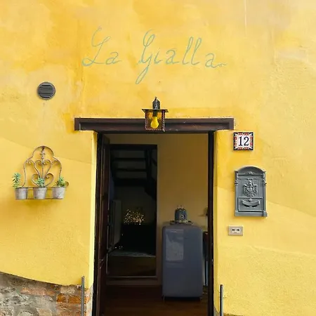 Nyaraló La Gialla Di Via Silvano 12