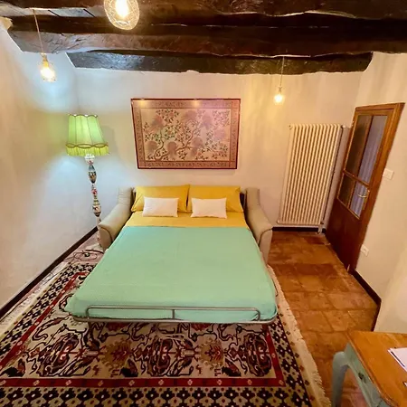 Tatil Evi La Gialla Di Via Silvano 12 Monforte dʼAlba