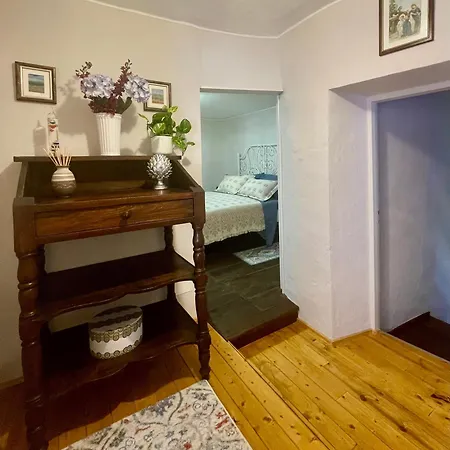 La Gialla Di Via Silvano 12 Tatil Evi Monforte dʼAlba