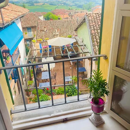 La Gialla Di Via Silvano 12 * Monforte dʼAlba