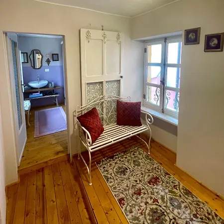 La Gialla Di Via Silvano 12 Tatil Evi