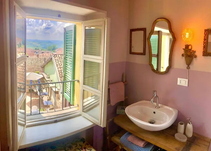 La Gialla Di Via Silvano 12 Monforte dʼAlba