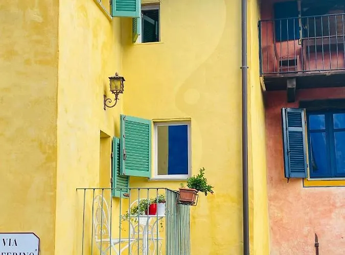 Ferienhaus La Gialla Di Via Silvano 12 *