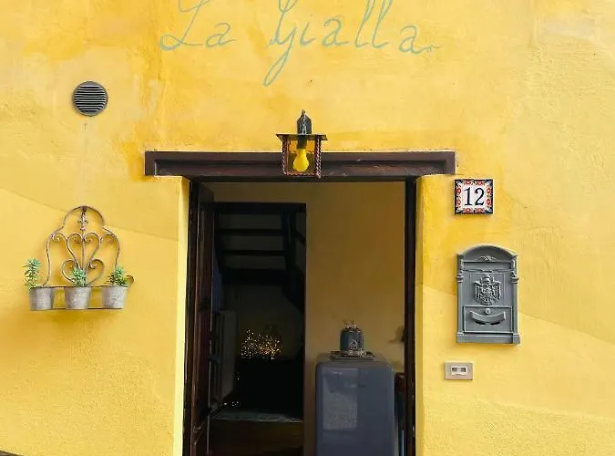 Ferienhaus La Gialla Di Via Silvano 12