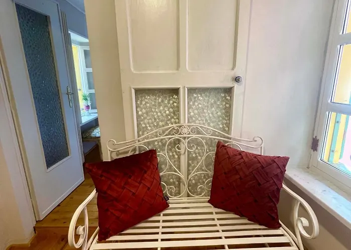 La Gialla Di Via Silvano 12 * Monforte dʼAlba