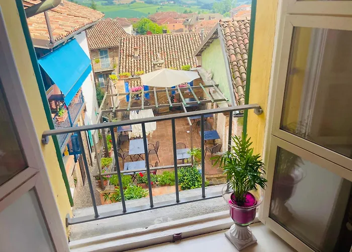 La Gialla Di Via Silvano 12 * Monforte dʼAlba